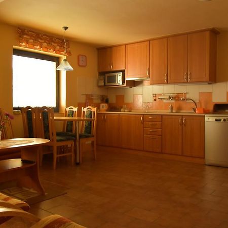 Za Kaplicku Guest House Hovorany ภายนอก รูปภาพ